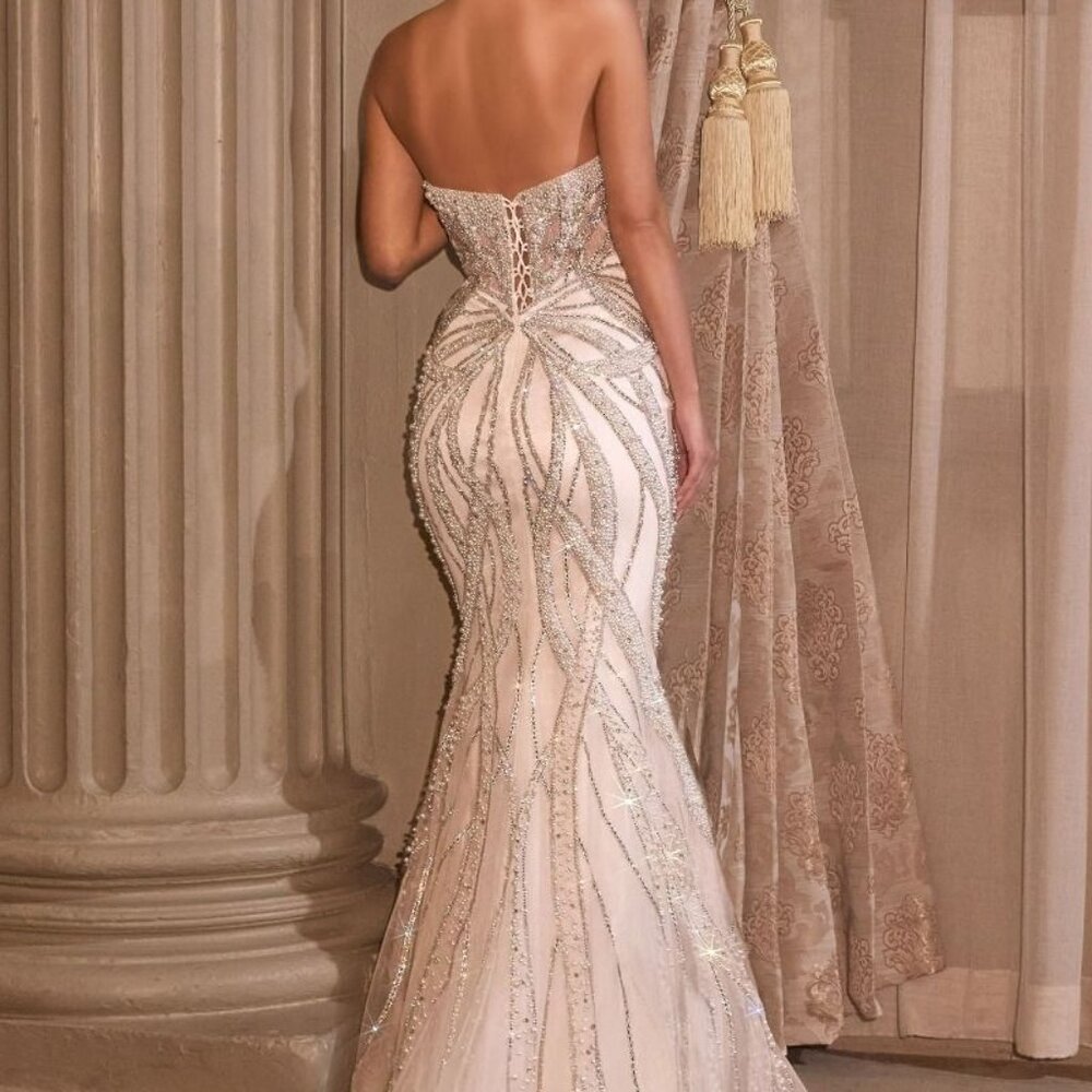 STRAPLESS FITTED WEDDING DRESS, CRYSTAL AND PEARL BRIDAL GOWN, RECEPTION DESTINA - Picture 5 of 8